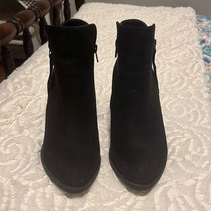Black Trends Up bootie Size 7 Great condition Only worn a couple of times